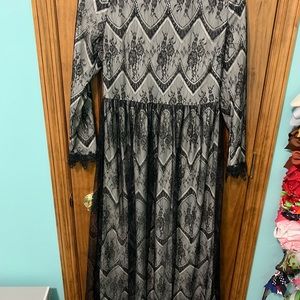 Girls Dainty Jewells M black and white lace dress